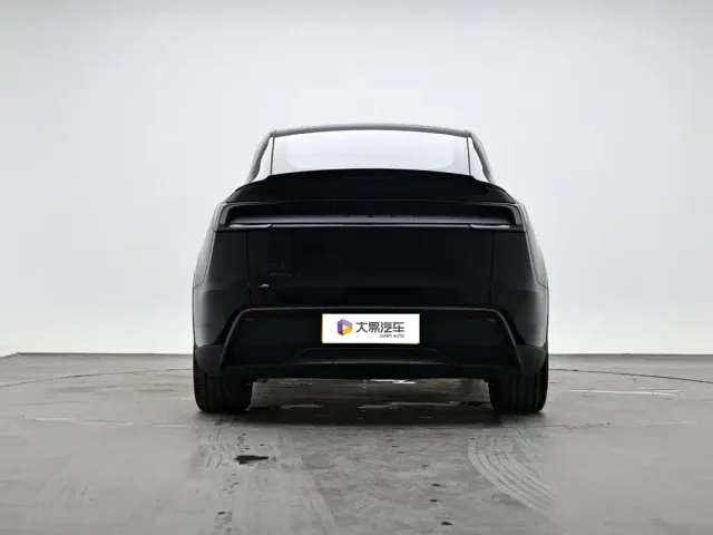 Tesla Model Y L — Фото автомобиля 4