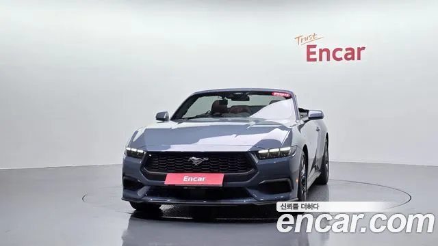 Ford Mustang Mustang 7 поколение 2.3 EcoBoost Premium Кабриолет — Фото автомобиля 3