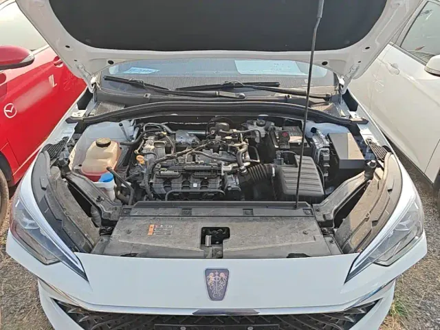 Roewe i5 — Фото автомобиля 19