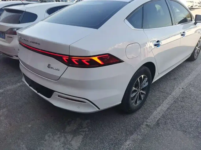 BYD Qin PLUS — Фото автомобиля 7