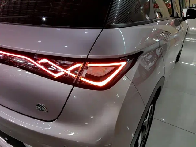 BYD Dolphin — Фото автомобиля 23