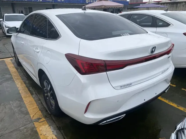 Changan Eado — Фото автомобиля 19