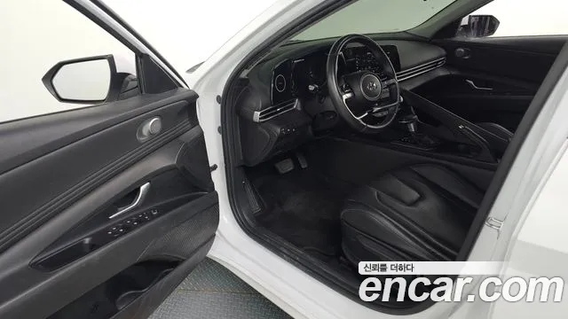 Hyundai AVANTE Avante (CN7) — Фото автомобиля 11