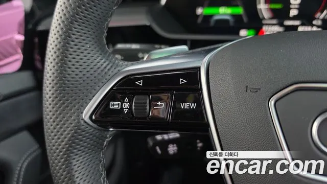 Audi e-tron — Фото автомобиля 22