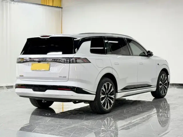 Dongfeng eπ 008 — Фото автомобиля 3
