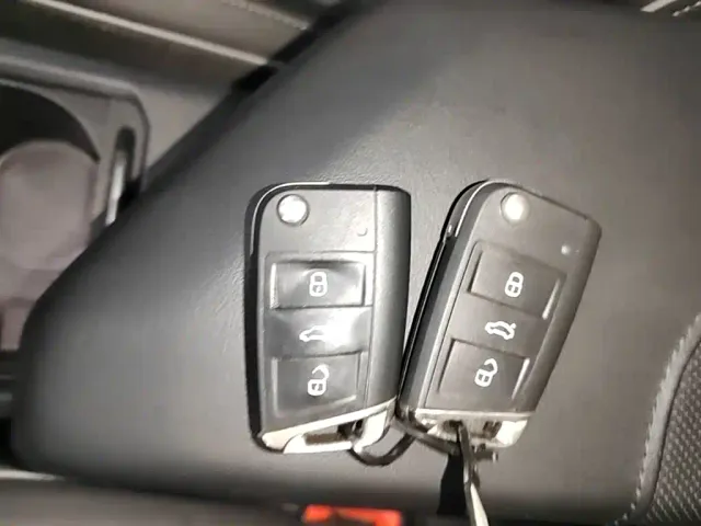Volkswagen Sagitar — Фото автомобиля 8