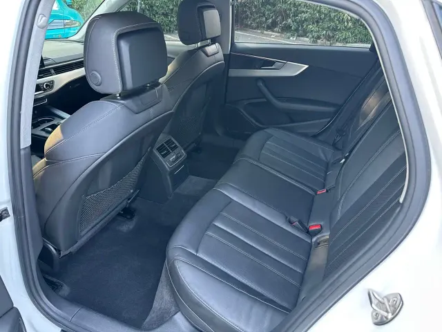 Audi Audi A4L 2022 40 TFSI Luxury Dynamic — Фото автомобиля 12