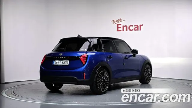 MINI Cooper 4th Gen — Фото автомобиля 2