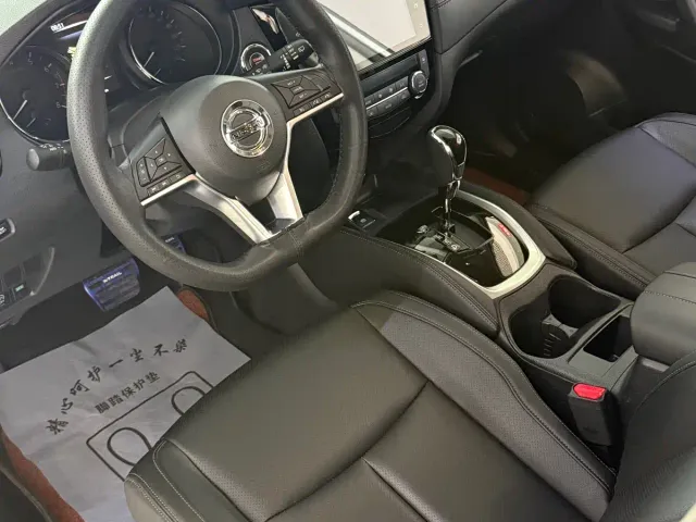 Nissan X-Trail — Фото автомобиля 3