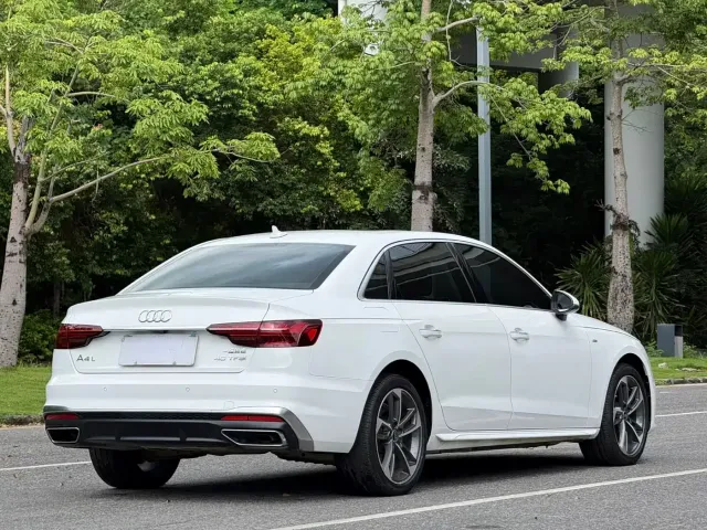 Audi A4L — Фото автомобиля 5