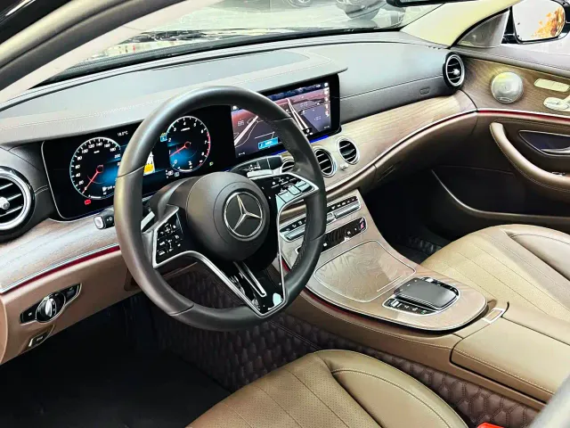 Mercedes-Benz E-Class — Фото автомобиля 8