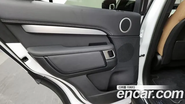 Land Rover Discovery — Фото автомобиля 25