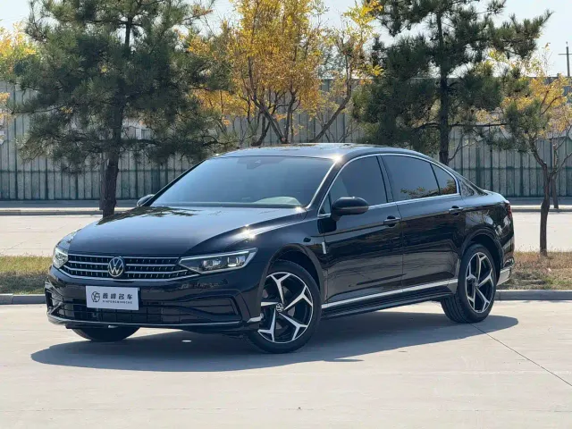 Фотография автомобиля — Volkswagen Magotan