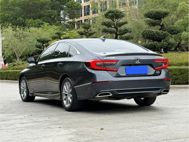 Honda Accord — Фото автомобиля 6