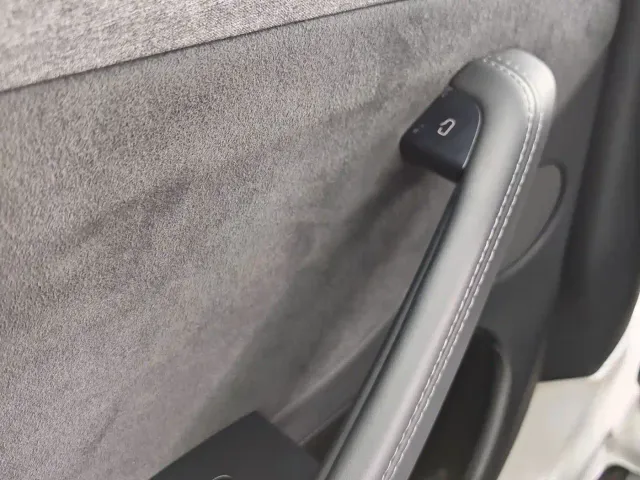 Tesla Model Y — Фото автомобиля 26