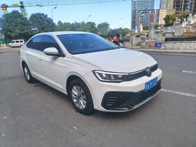 Volkswagen Lavida — Фото автомобиля 3