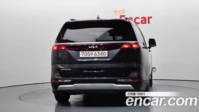 Kia Carnival Generation 4 — Фото автомобиля 4