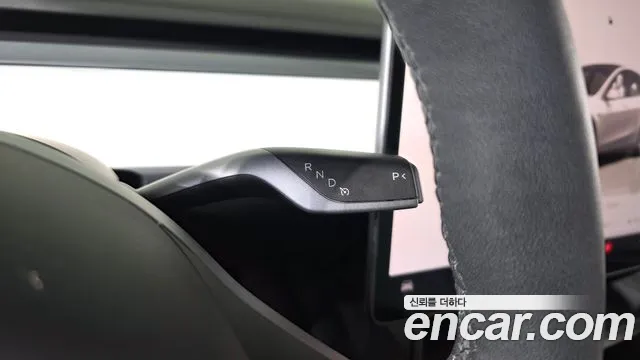 Tesla Model Y — Фото автомобиля 12