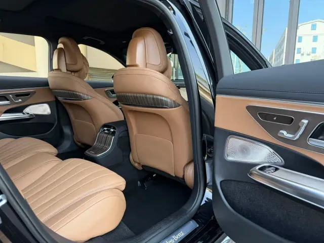 Mercedes-Benz E-Class — Фото автомобиля 6