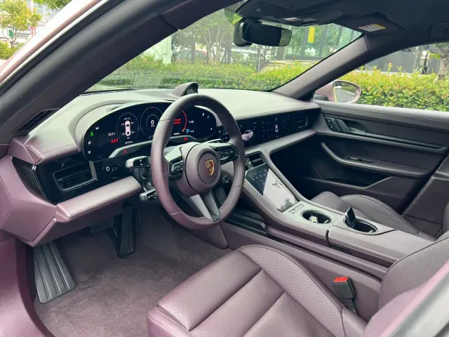 Porsche Taycan — Фото автомобиля 7