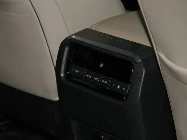 Toyota Prado — Фото автомобиля 20