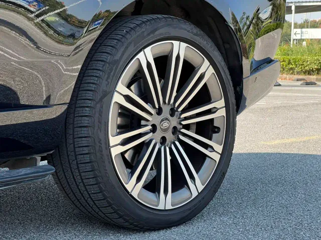 Land Rover Range Rover — Фото автомобиля 8