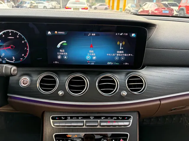 Mercedes-Benz E-Class — Фото автомобиля 16