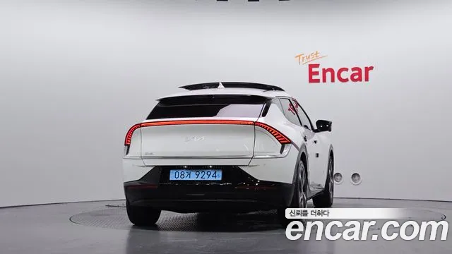 Kia EV6 — Фото автомобиля 4
