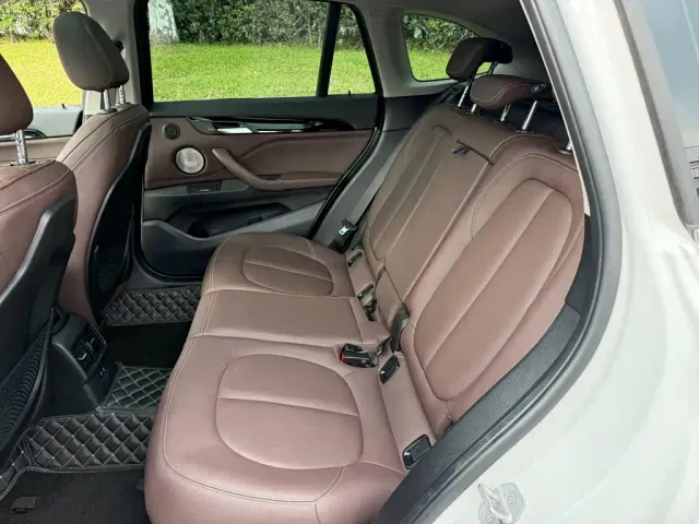 BMW X1 — Фото автомобиля 12