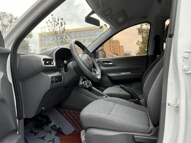Wuling Hongguang — Фото автомобиля 5
