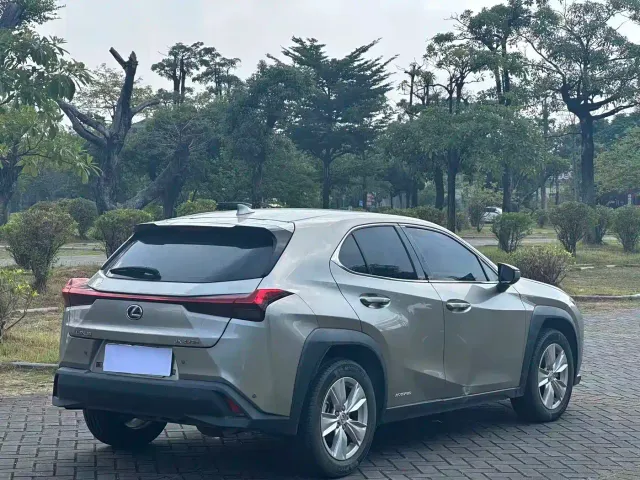 Lexus UX — Фото автомобиля 9