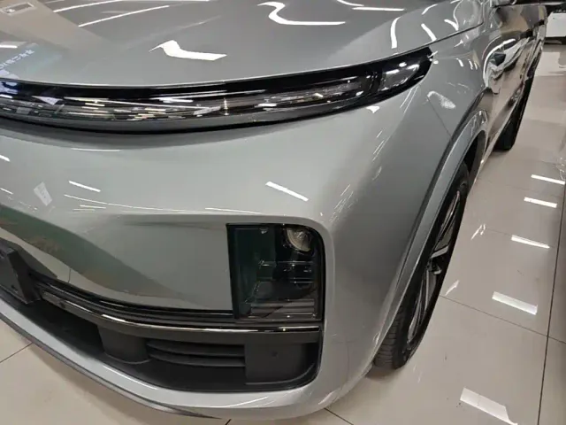 Li Auto L8 — Фото автомобиля 23