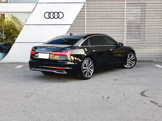 Audi A6L — Фото автомобиля 3