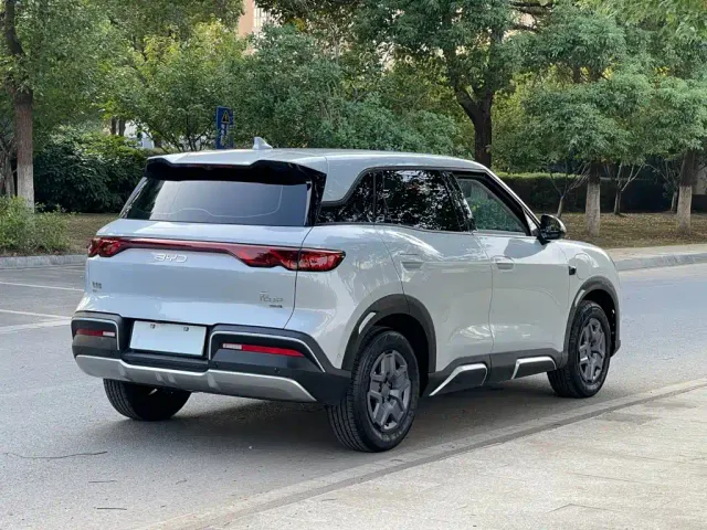 BYD Yuan UP — Фото автомобиля 8