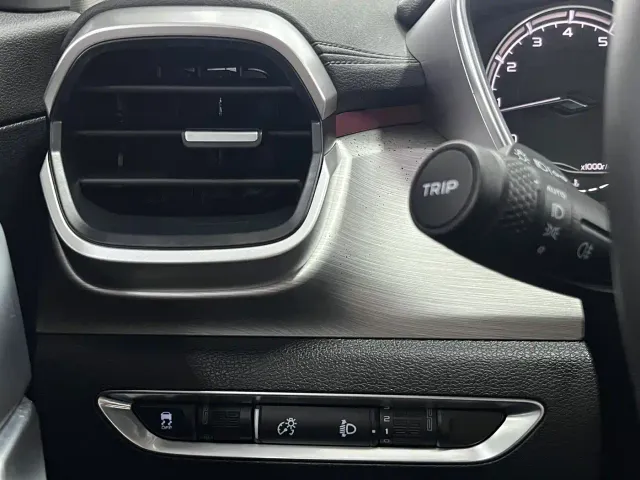 Geely Binyue — Фото автомобиля 15