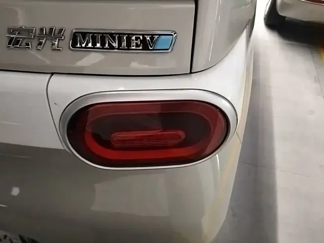 Wuling Hongguang Mini EV — Фото автомобиля 7