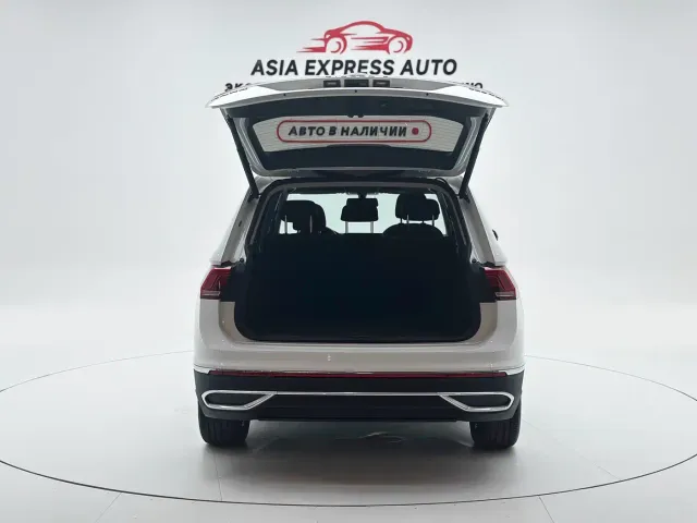 Volkswagen Tiguan L — Фото автомобиля 5