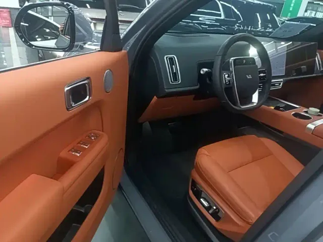 Li Auto L7 — Фото автомобиля 15