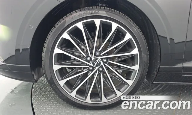 Hyundai Grandeur GN7 — Фото автомобиля 5