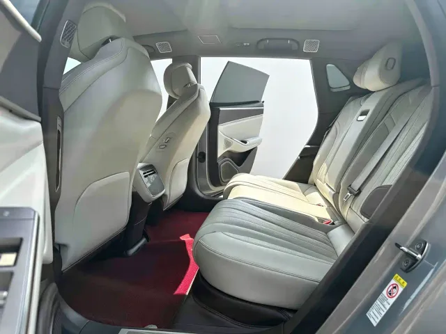 Denza Z9GT — Фото автомобиля 6