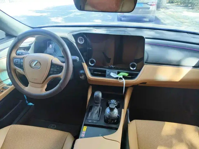 Lexus ES — Фото автомобиля 12