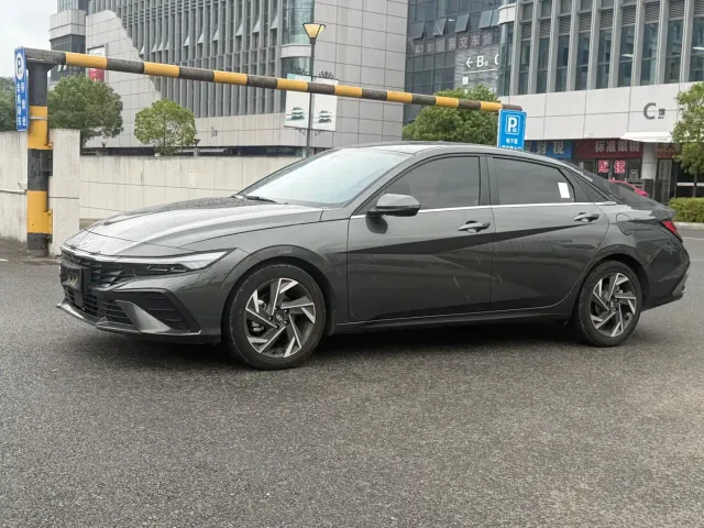 Фотография автомобиля — Hyundai Elantra