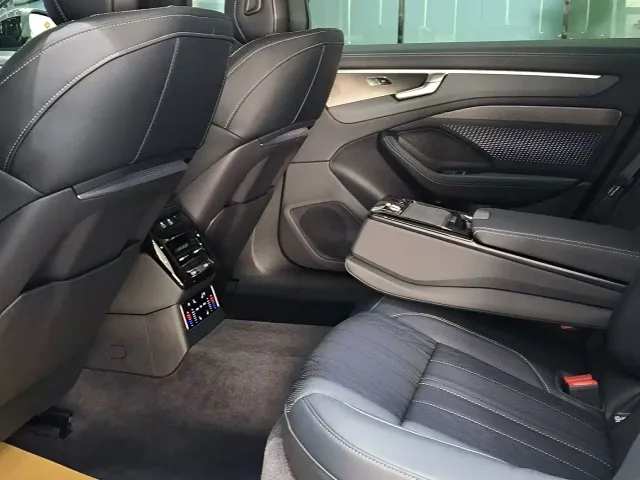 Audi A6L — Фото автомобиля 14