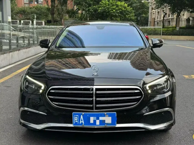 Mercedes-Benz E-Class — Фото автомобиля 7