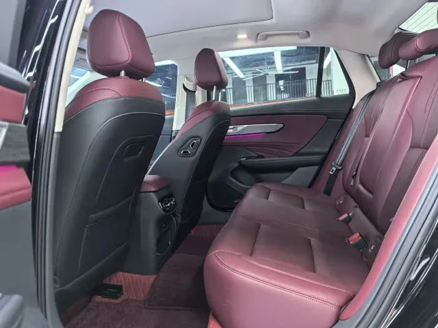 Hongqi H5 — Фото автомобиля 7