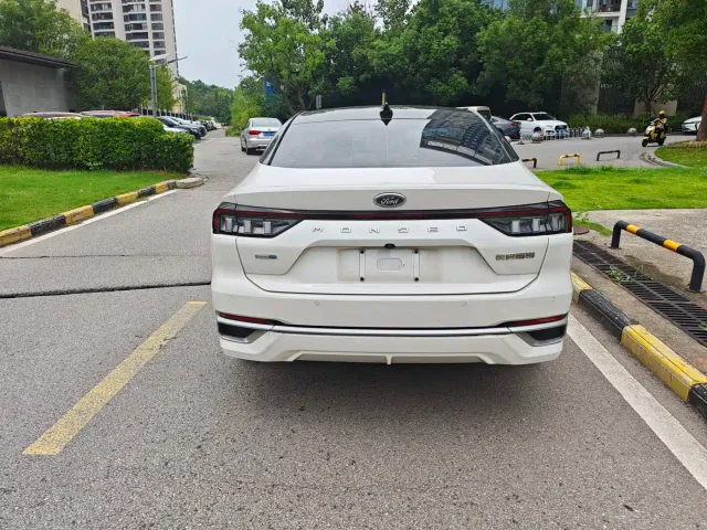 Ford Mondeo — Фото автомобиля 6
