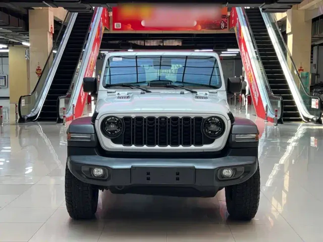 Jeep Wrangler — Фото автомобиля 2