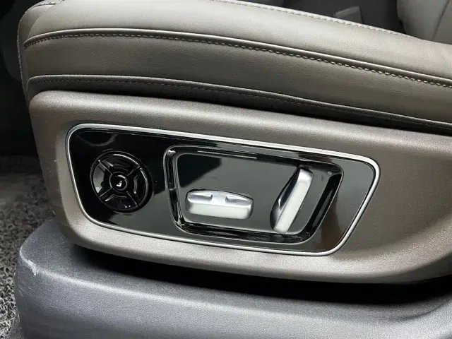 Li Auto L9 — Фото автомобиля 6