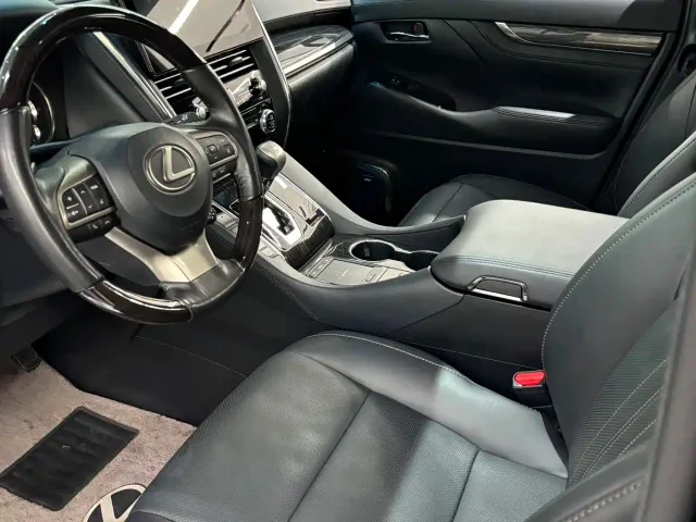Lexus LM — Фото автомобиля 8