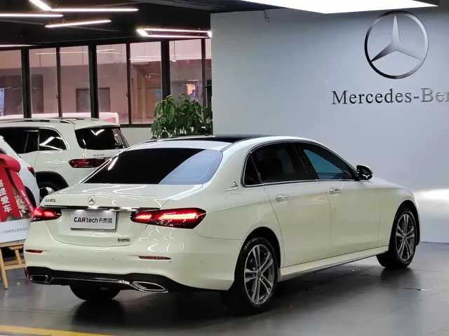 Mercedes-Benz E-Class — Фото автомобиля 6